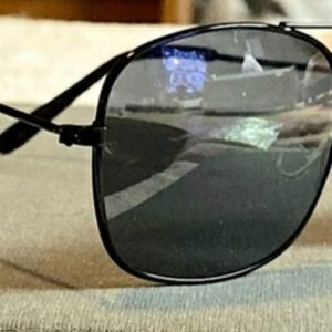 Lavish Black Classic Aviator Sunglasses